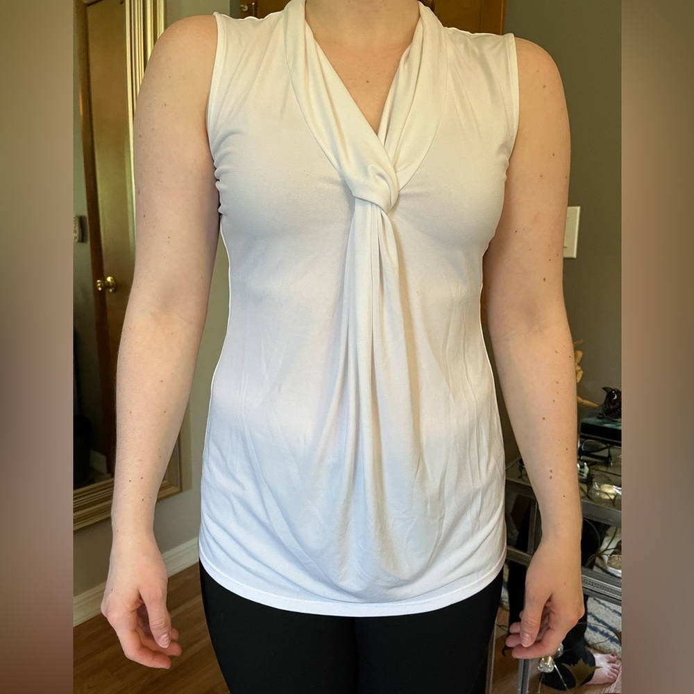 White blouse - Picture 3 of 3